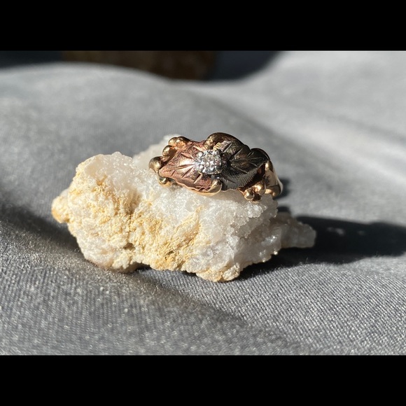 10k Landstroms Black hills Gold and Diamond Ring - Picture 2 of 11